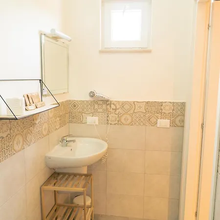 فندق مبيت وإفطار Arome سانتيرامو إن كولي